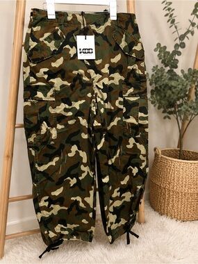 KBB by KAHLANA Women's Mid-Rise Straight Leg Camo Cargo Jogger Large NWT